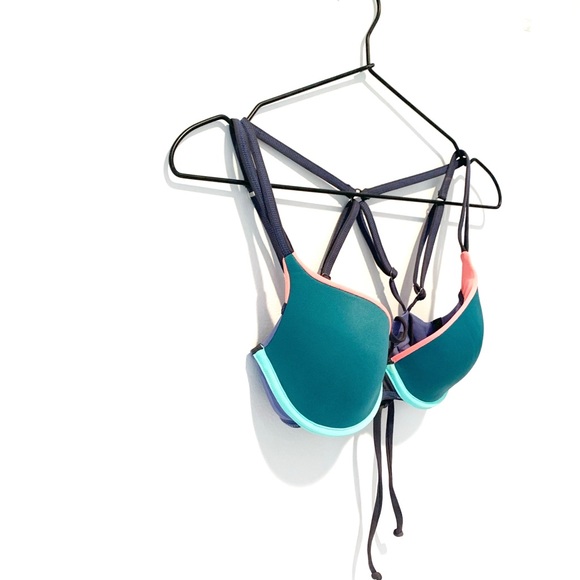Maaji Reversible Color Block Underwire Bikini Top - Picture 10 of 15